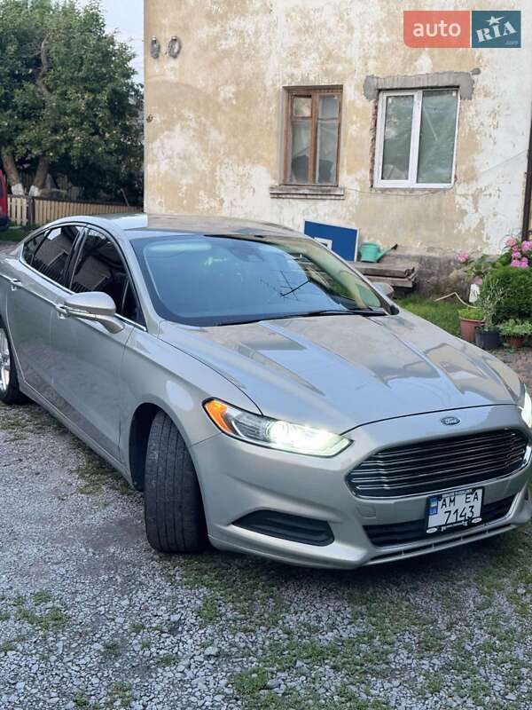 Седан Ford Fusion 2015 в Житомирі