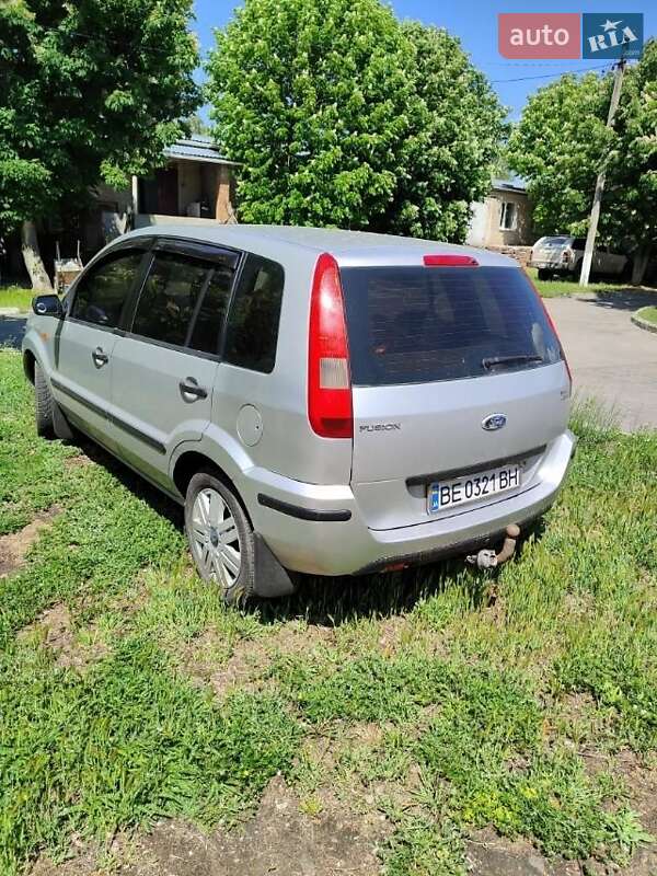 Хэтчбек Ford Fusion 2003 в Первомайске