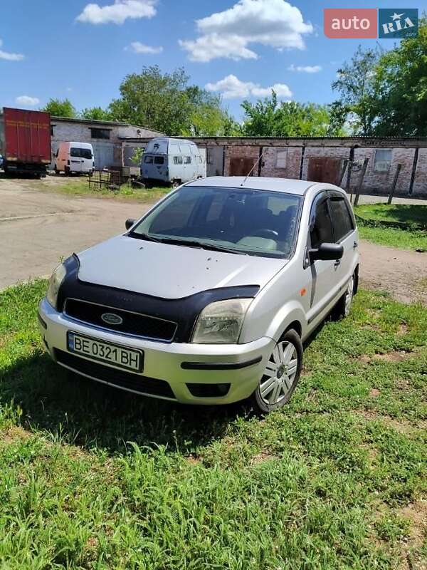 Хэтчбек Ford Fusion 2003 в Первомайске