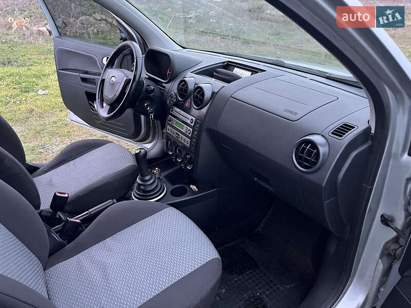 Хетчбек Ford Fusion 2003 в Казанці