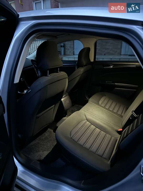 Седан Ford Fusion 2017 в Киеве фото 5 Седан Ford Fusion 2017 в Киеве