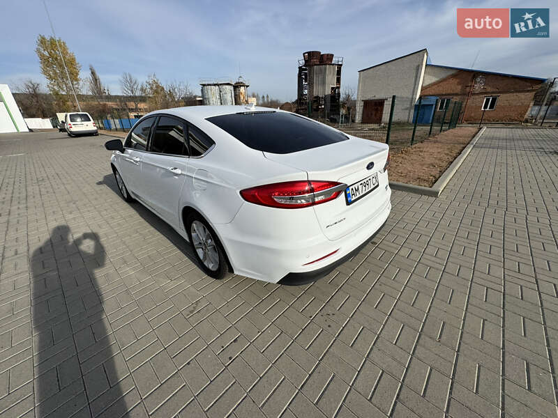 Седан Ford Fusion 2019 в Житомире