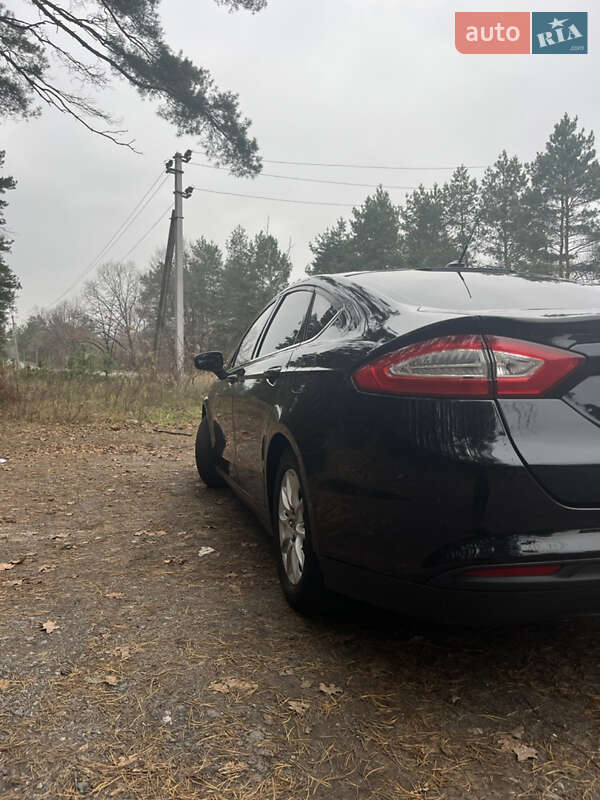 Седан Ford Fusion 2015 в Обухові