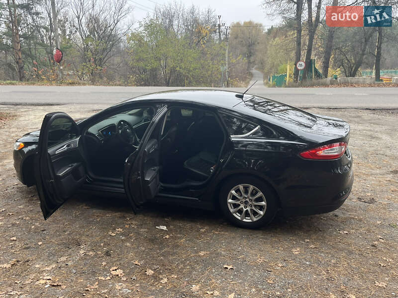 Седан Ford Fusion 2015 в Обухові