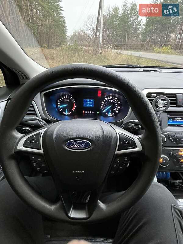 Седан Ford Fusion 2015 в Обухові