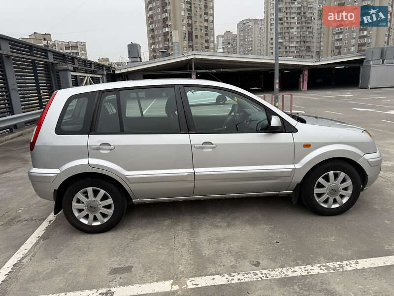 Хэтчбек Ford Fusion 2011 в Киеве