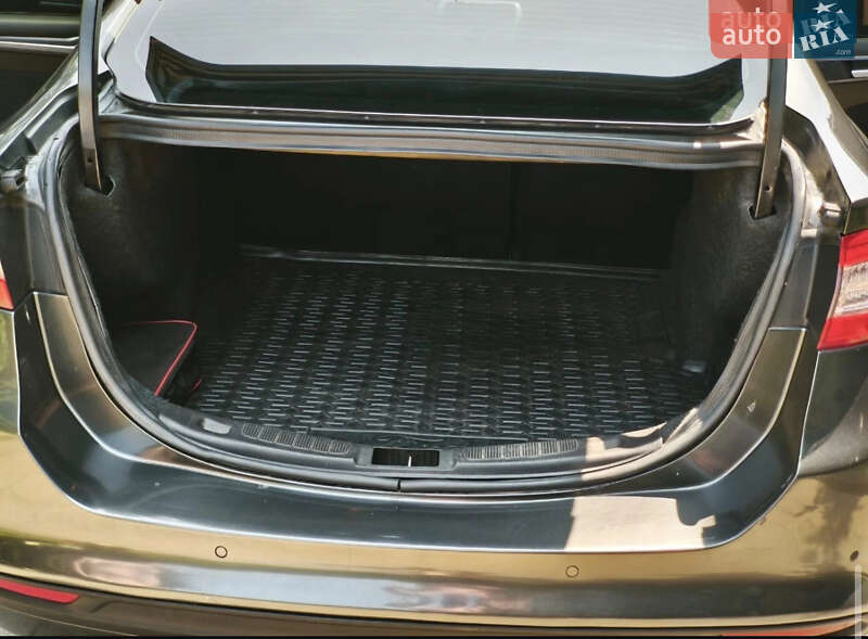 Седан Ford Fusion 2015 в Полтаві