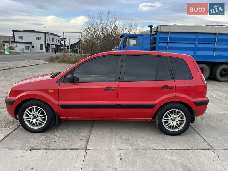 Хэтчбек Ford Fusion 2008 в Солотвине