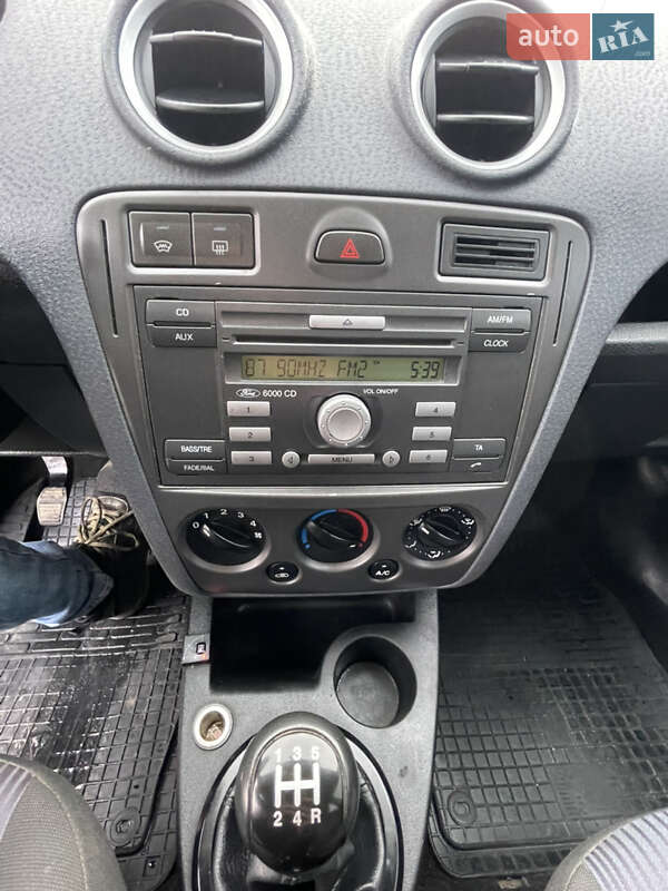 Хэтчбек Ford Fusion 2008 в Солотвине