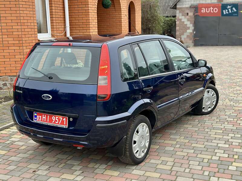 Хетчбек Ford Fusion 2005 в Володимирці