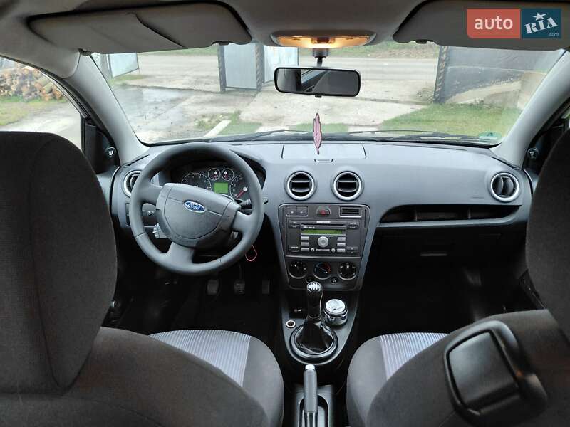 Хетчбек Ford Fusion 2006 в Рівному