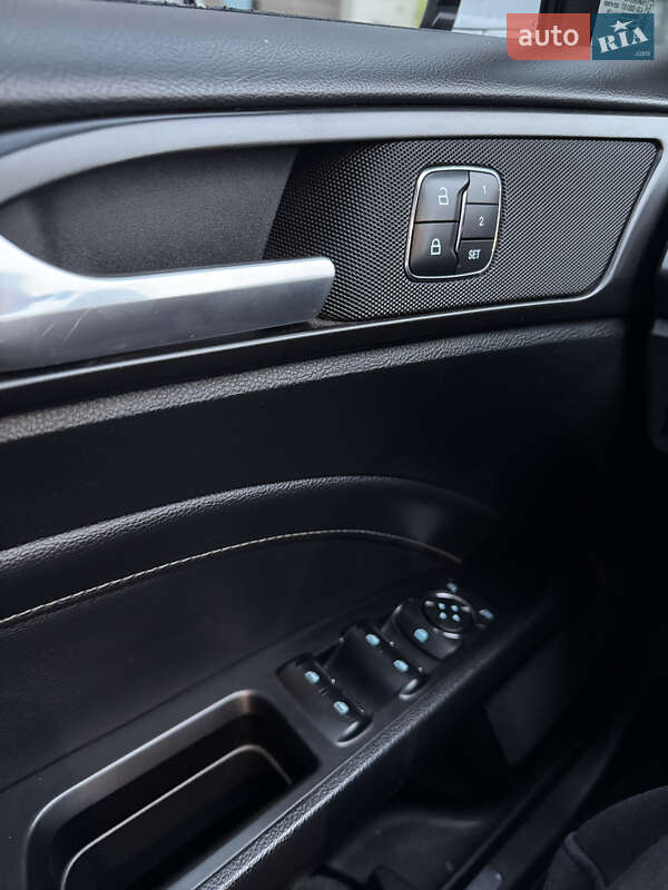 Седан Ford Fusion 2016 в Киеве фото 18 Седан Ford Fusion 2016 в Киеве