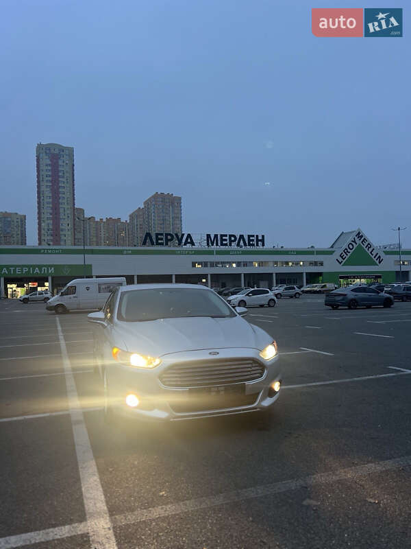 Седан Ford Fusion 2012 в Киеве фото 5 Седан Ford Fusion 2012 в Киеве