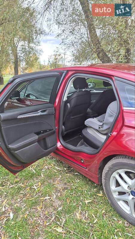 Седан Ford Fusion 2015 в Борисполі