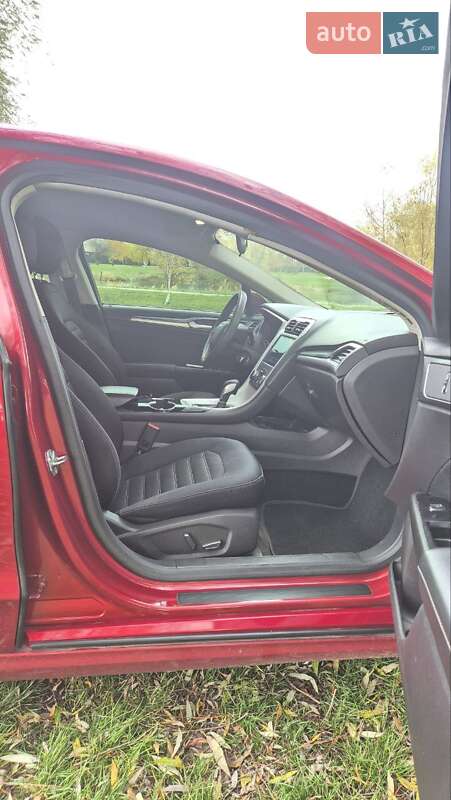 Седан Ford Fusion 2015 в Борисполі