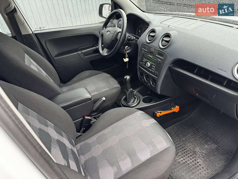 Хэтчбек Ford Fusion 2010 в Днепре фото 13 Хэтчбек Ford Fusion 2010 в Днепре