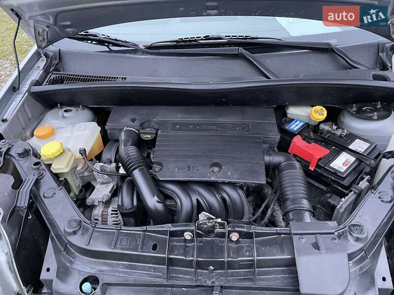 Хэтчбек Ford Fusion 2005 в Косове