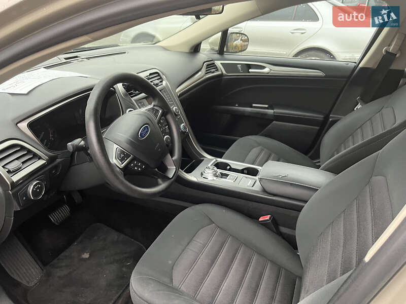 Седан Ford Fusion 2016 в Софіївській Борщагівці