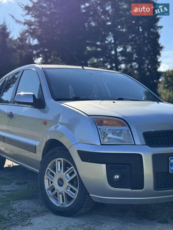 Хетчбек Ford Fusion 2008 в Східниці