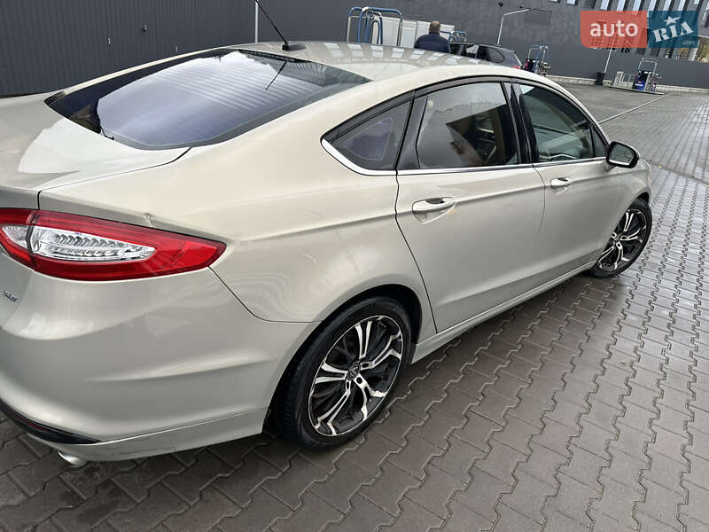 Седан Ford Fusion 2014 в Киеве