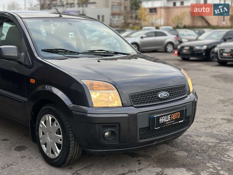 Хэтчбек Ford Fusion 2010 в Шептицькому