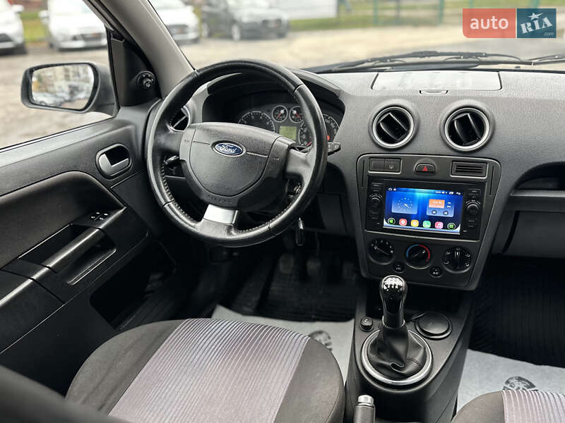 Хэтчбек Ford Fusion 2010 в Шептицькому