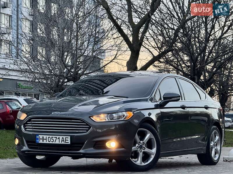 Седан Ford Fusion 2014 в Одесі