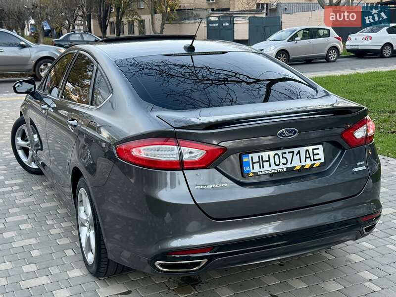 Седан Ford Fusion 2014 в Одесі