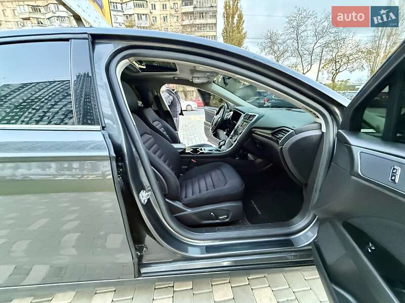 Седан Ford Fusion 2014 в Одесі