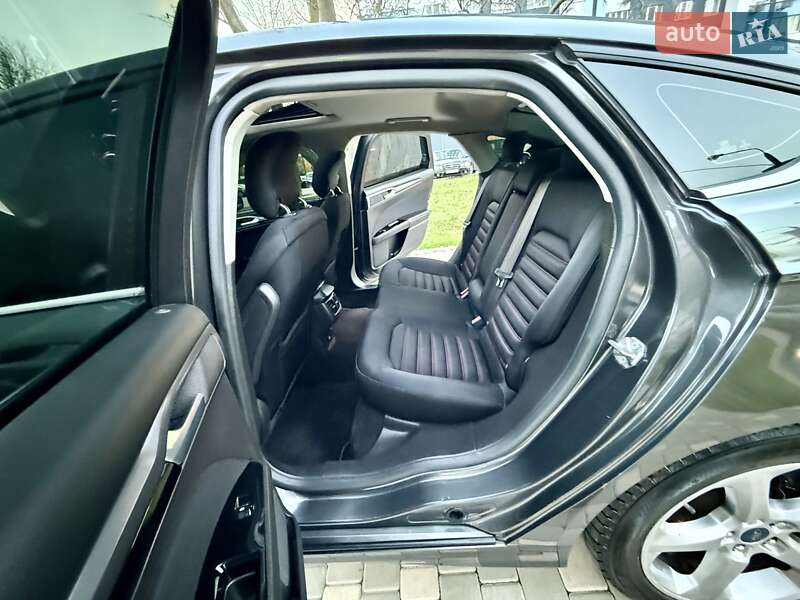 Седан Ford Fusion 2014 в Одесі