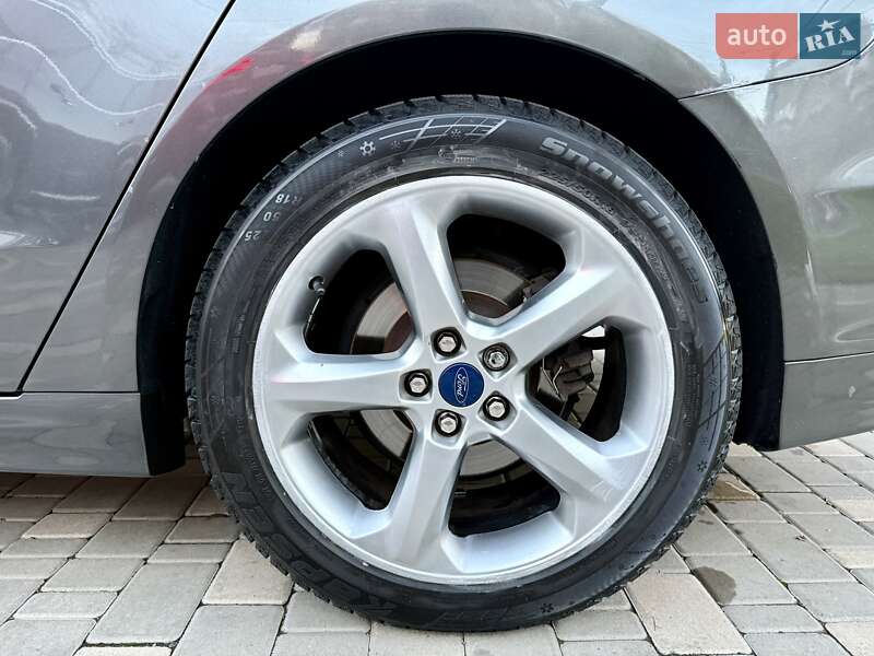 Седан Ford Fusion 2014 в Одесі