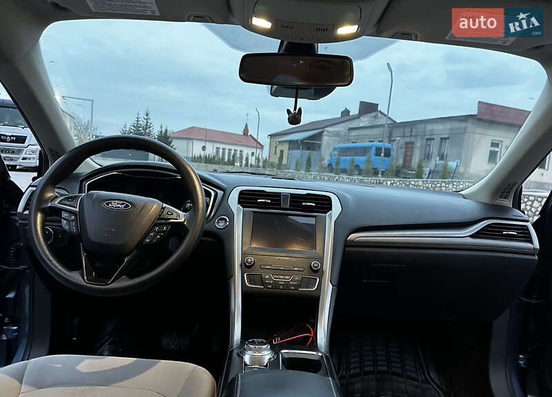 Седан Ford Fusion 2018 в Львові