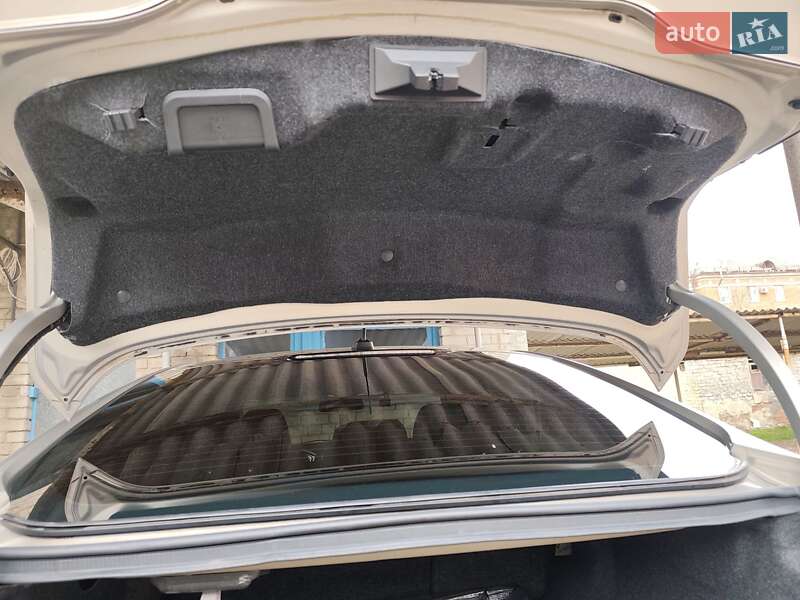 Седан Ford Fusion 2015 в Никополе