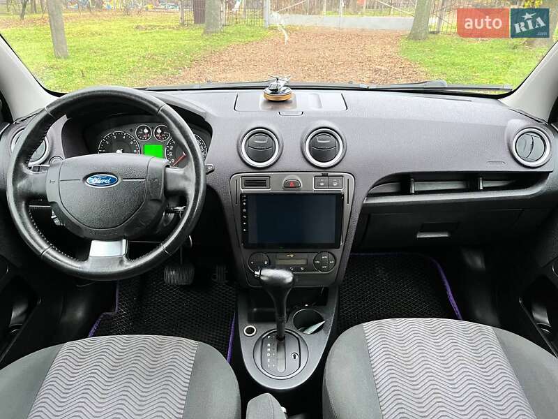 Хэтчбек Ford Fusion 2008 в Новомиргороде