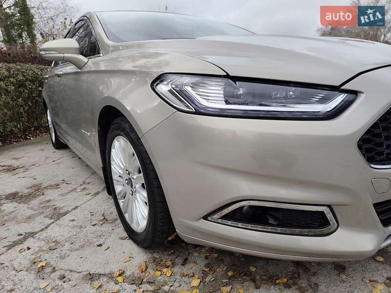 Седан Ford Fusion 2015 в Никополе