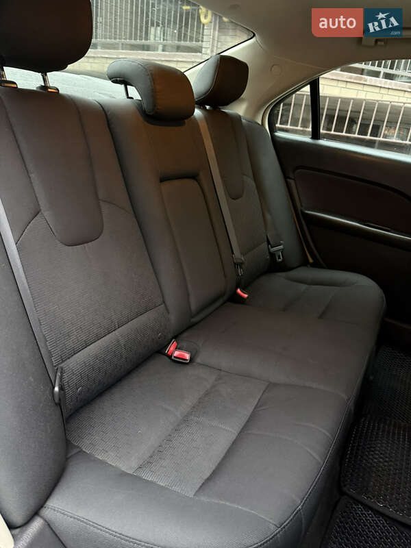 Седан Ford Fusion 2011 в Києві фото 33 Седан Ford Fusion 2011 в Києві