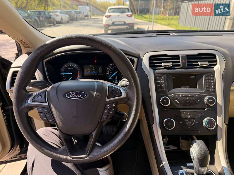 Седан Ford Fusion 2015 в Києві