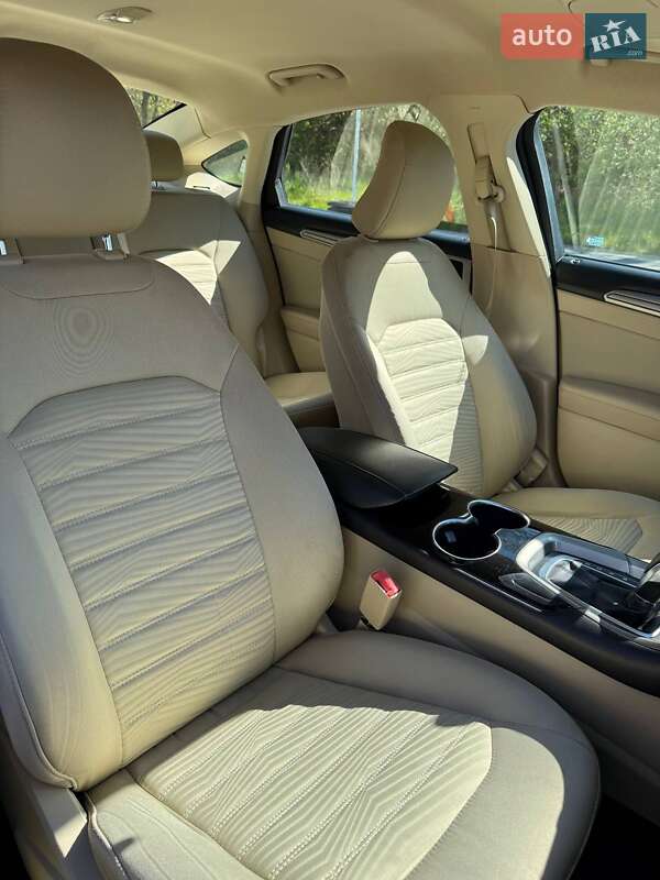 Седан Ford Fusion 2015 в Києві