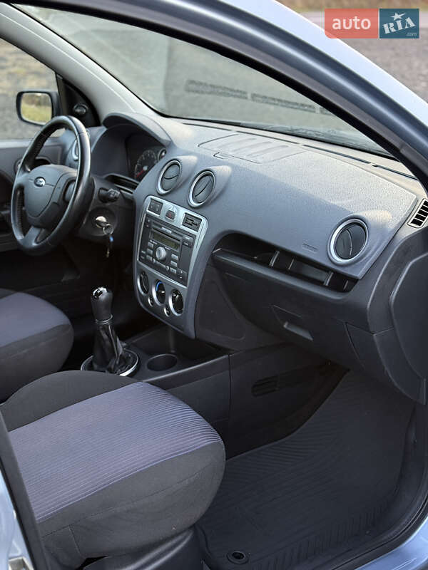 Седан Ford Fusion 2007 в Луцке