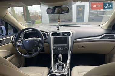 Седан Ford Fusion 2015 в Клесовом