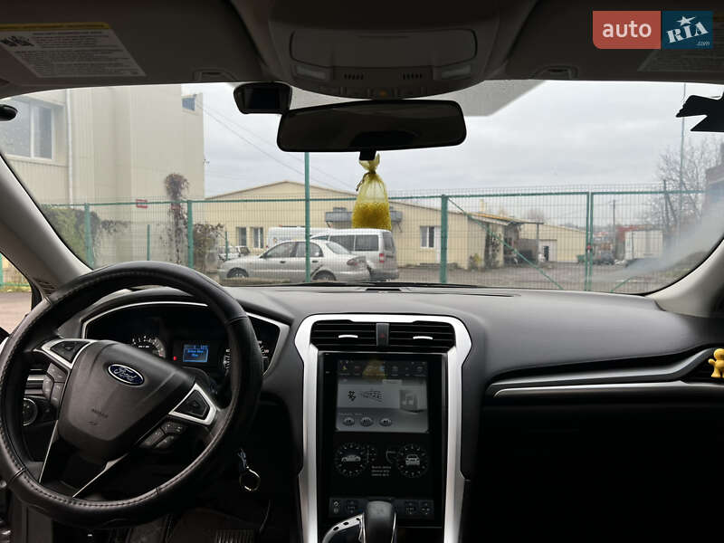 Седан Ford Fusion 2016 в Умани