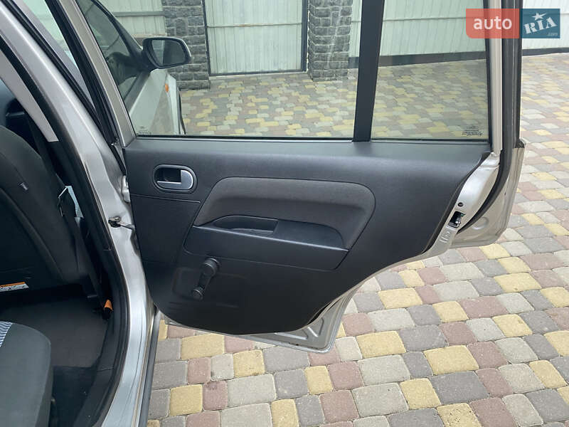 Хетчбек Ford Fusion 2006 в Житомирі