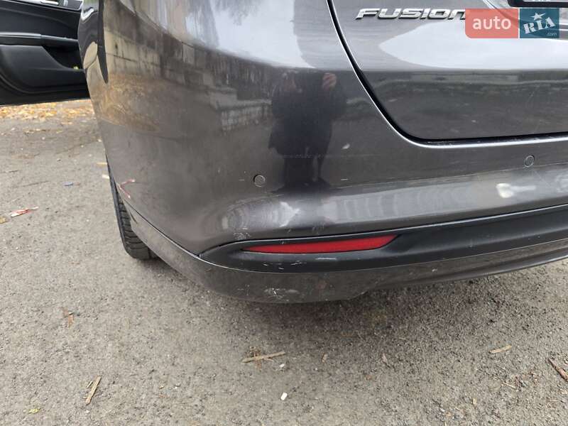 Седан Ford Fusion 2015 в Ровно