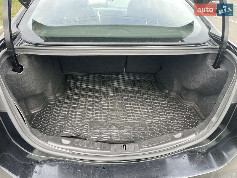 Седан Ford Fusion 2016 в Києві