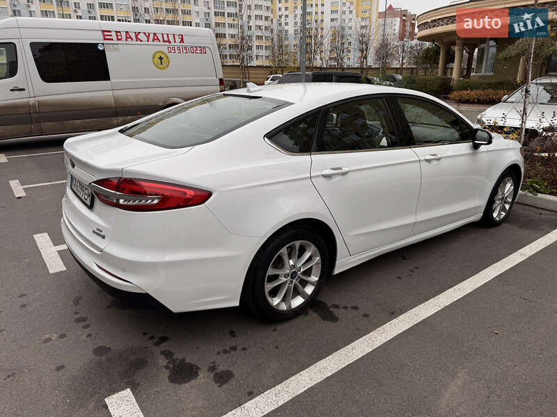 Седан Ford Fusion 2018 в Киеве
