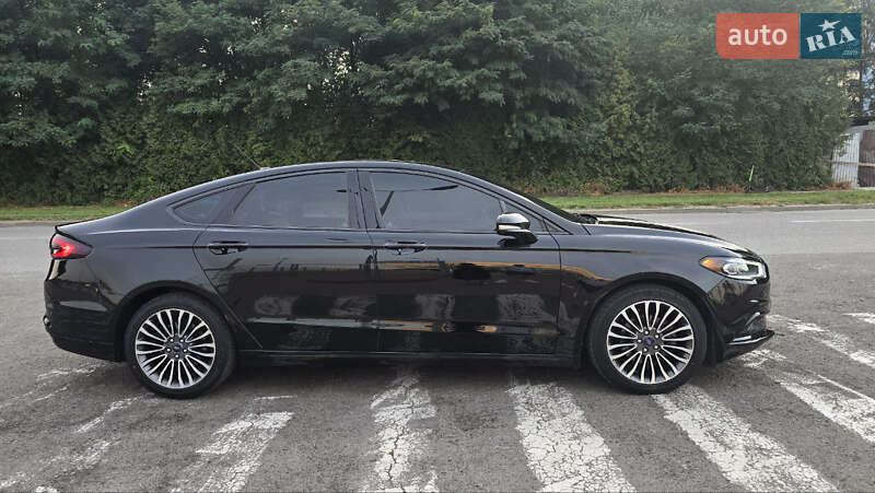 Седан Ford Fusion 2016 в Львове