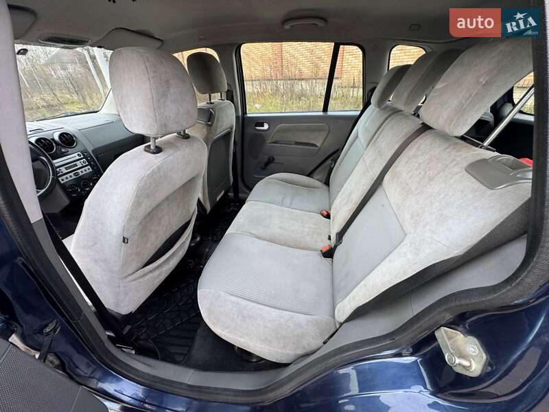 Хетчбек Ford Fusion 2003 в Чернівцях фото 15 Хетчбек Ford Fusion 2003 в Чернівцях