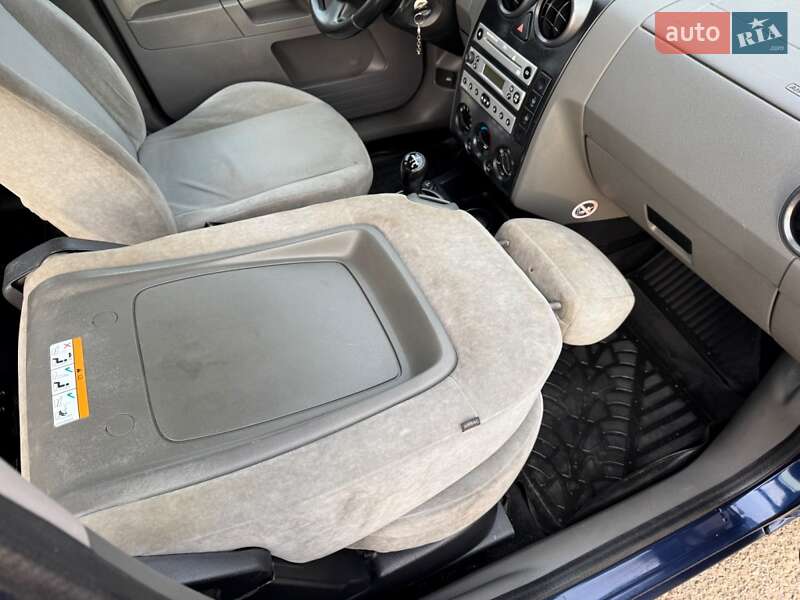 Хетчбек Ford Fusion 2003 в Чернівцях фото 21 Хетчбек Ford Fusion 2003 в Чернівцях