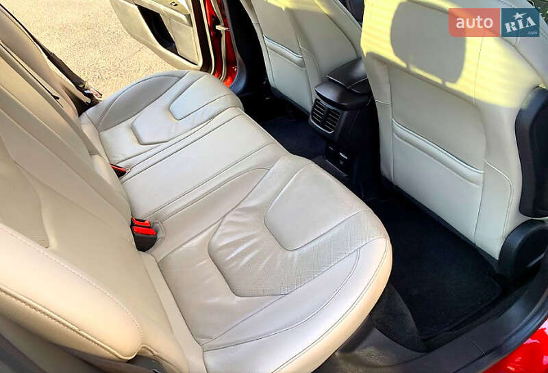 Седан Ford Fusion 2013 в Черкасах