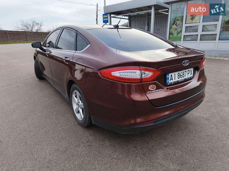 Седан Ford Fusion 2015 в Радомишлі